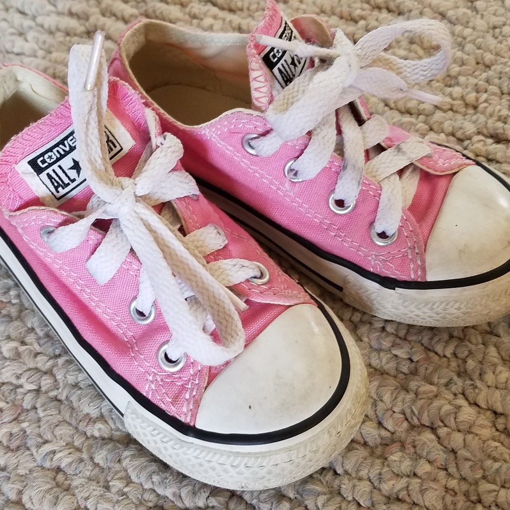 Toddler girls size 7 PINK CONVERSE